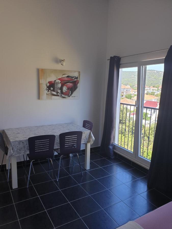 Apartments Zdenka Vinišće 外观 照片