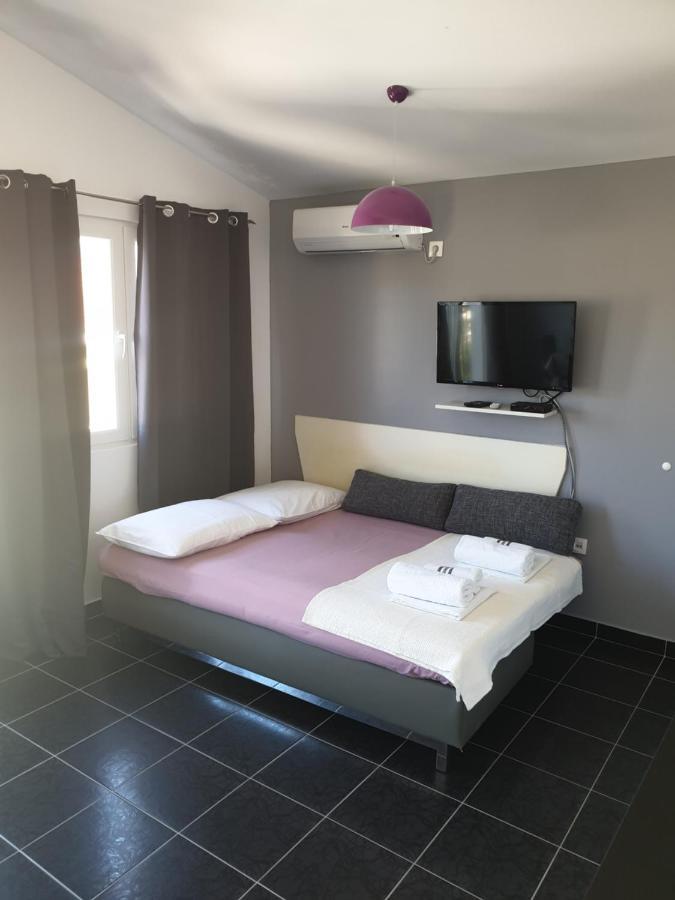 Apartments Zdenka Vinišće 外观 照片