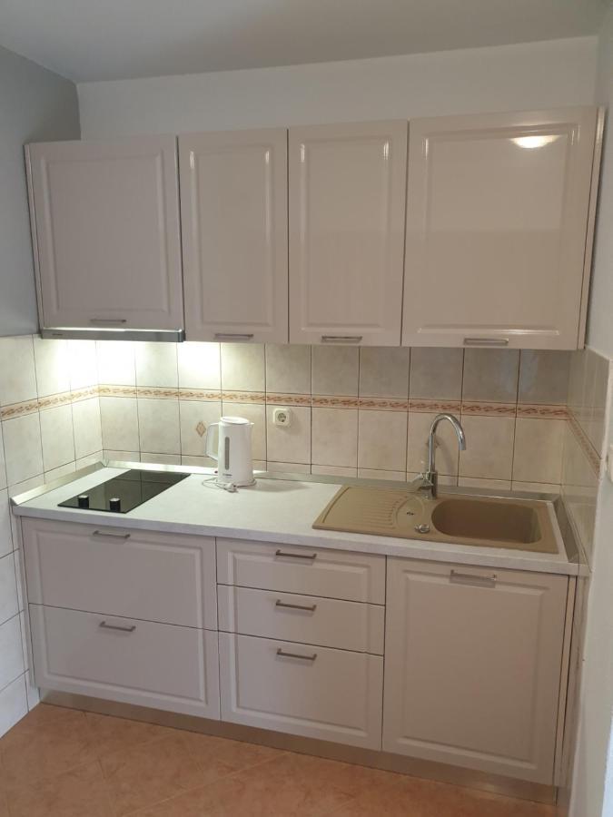 Apartments Zdenka Vinišće 外观 照片