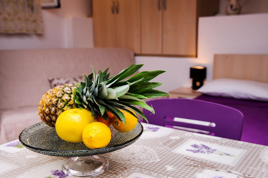 Apartments Zdenka Vinišće 外观 照片