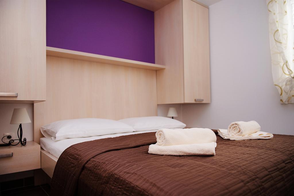 Apartments Zdenka Vinišće 外观 照片