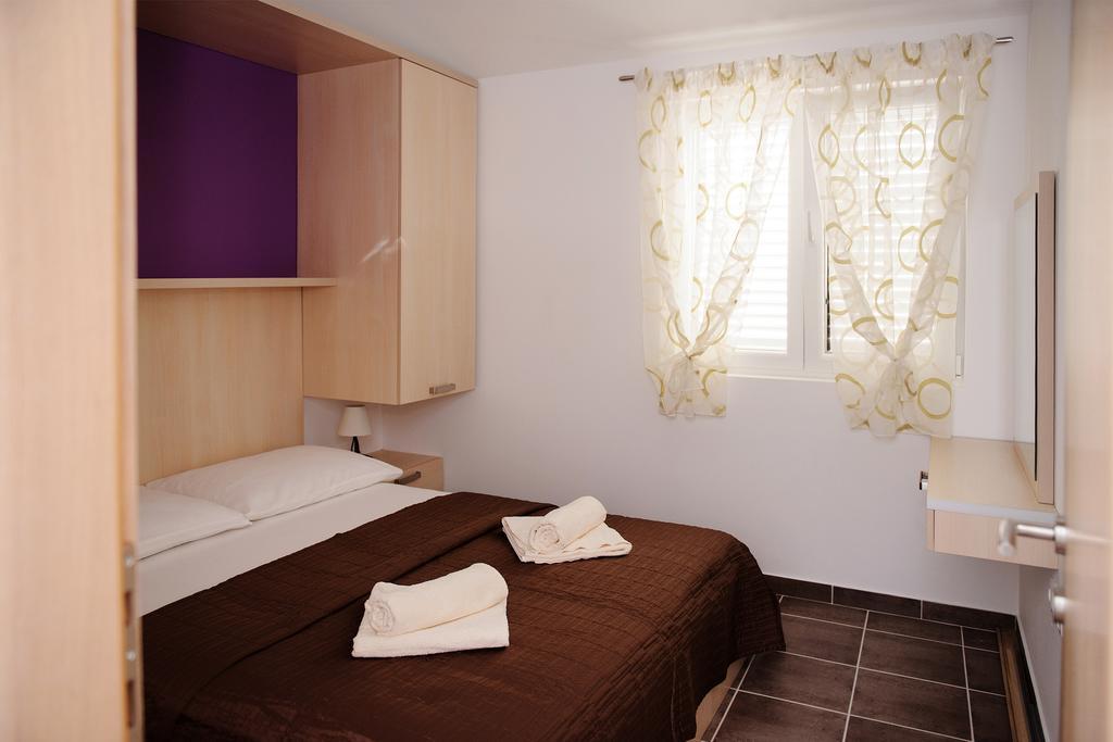 Apartments Zdenka Vinišće 外观 照片